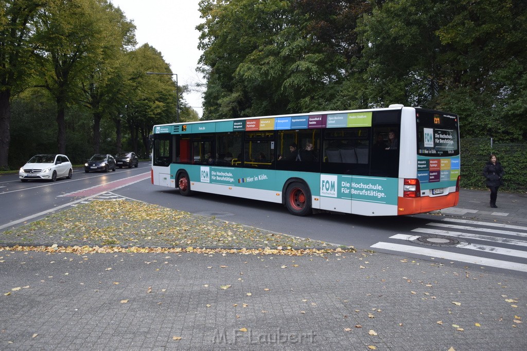 VU Bus Pkw Koeln Porz Gremberghoven Steinstr Konrad Adenauerstr P17.JPG - Miklos Laubert